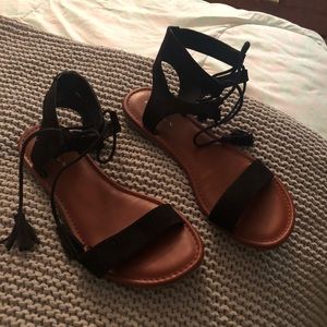 Pacsun black tied sandals